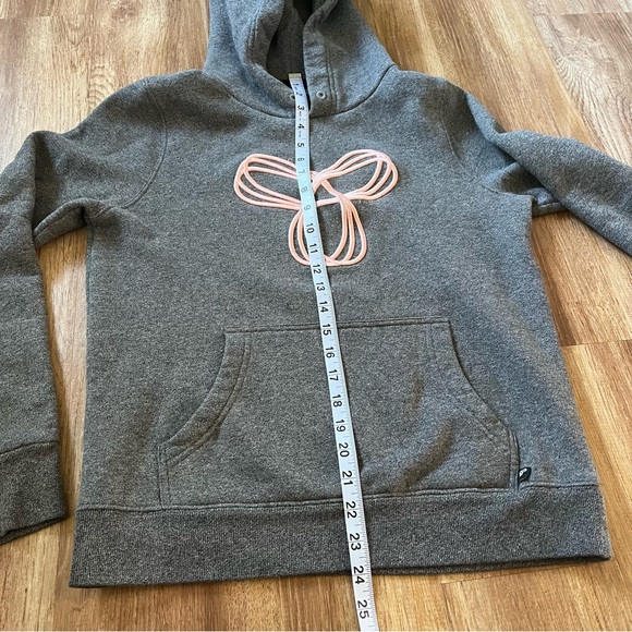 TNA Aritzia Grey Pink Embroidered‎ Logo Pullover Hoodie Women's Size Medium - Picture 6 of 7